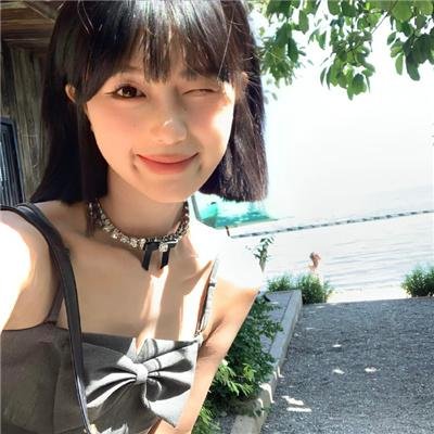 卫星女孩和奶牛 封面